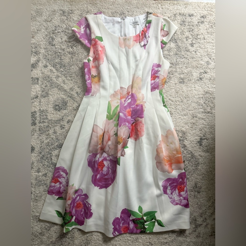 Calvin Klein .Like new. Very cute material